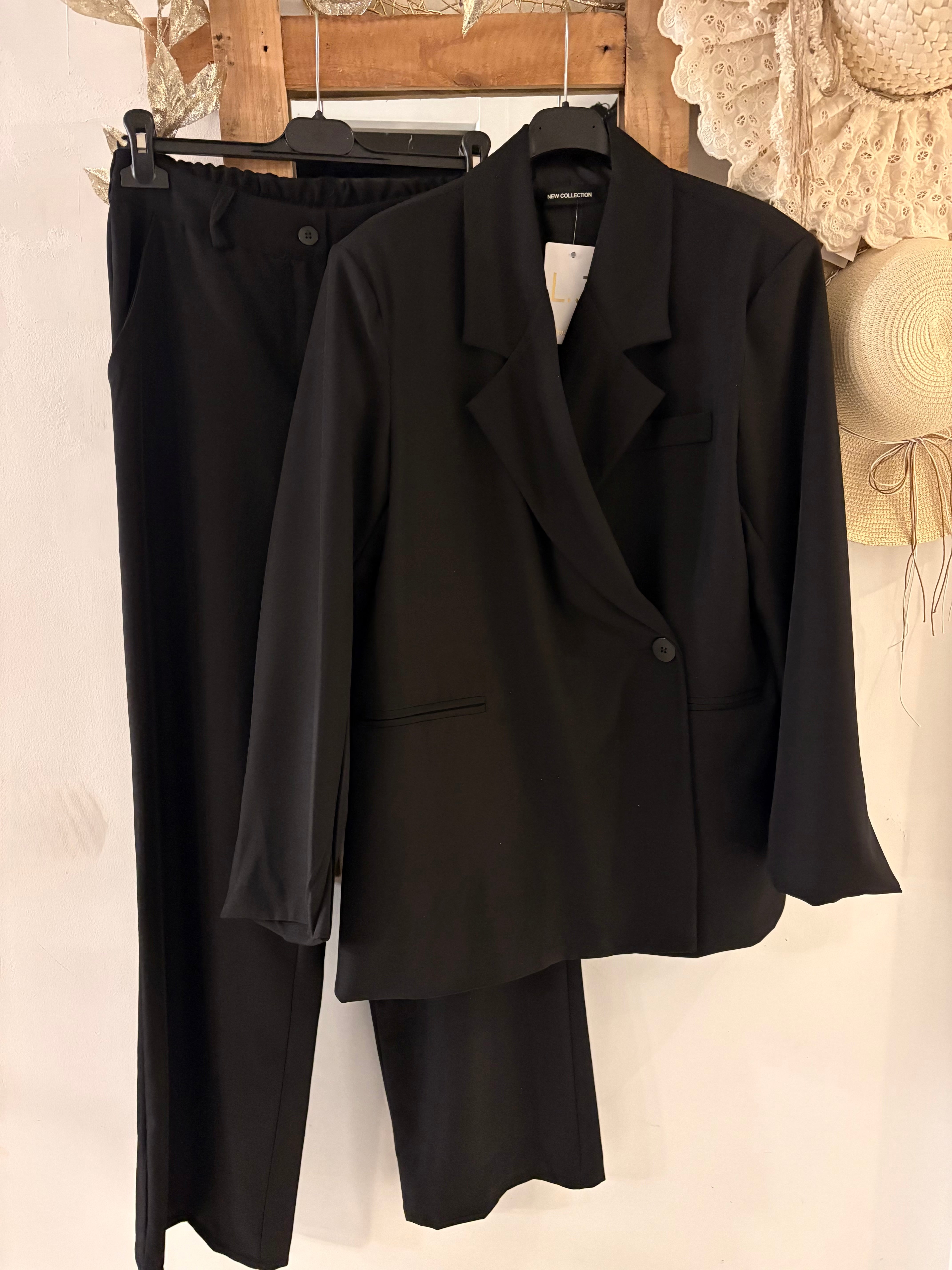 Ensemble des costumes JULIETTE