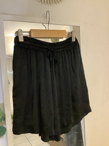 Short SIMONE