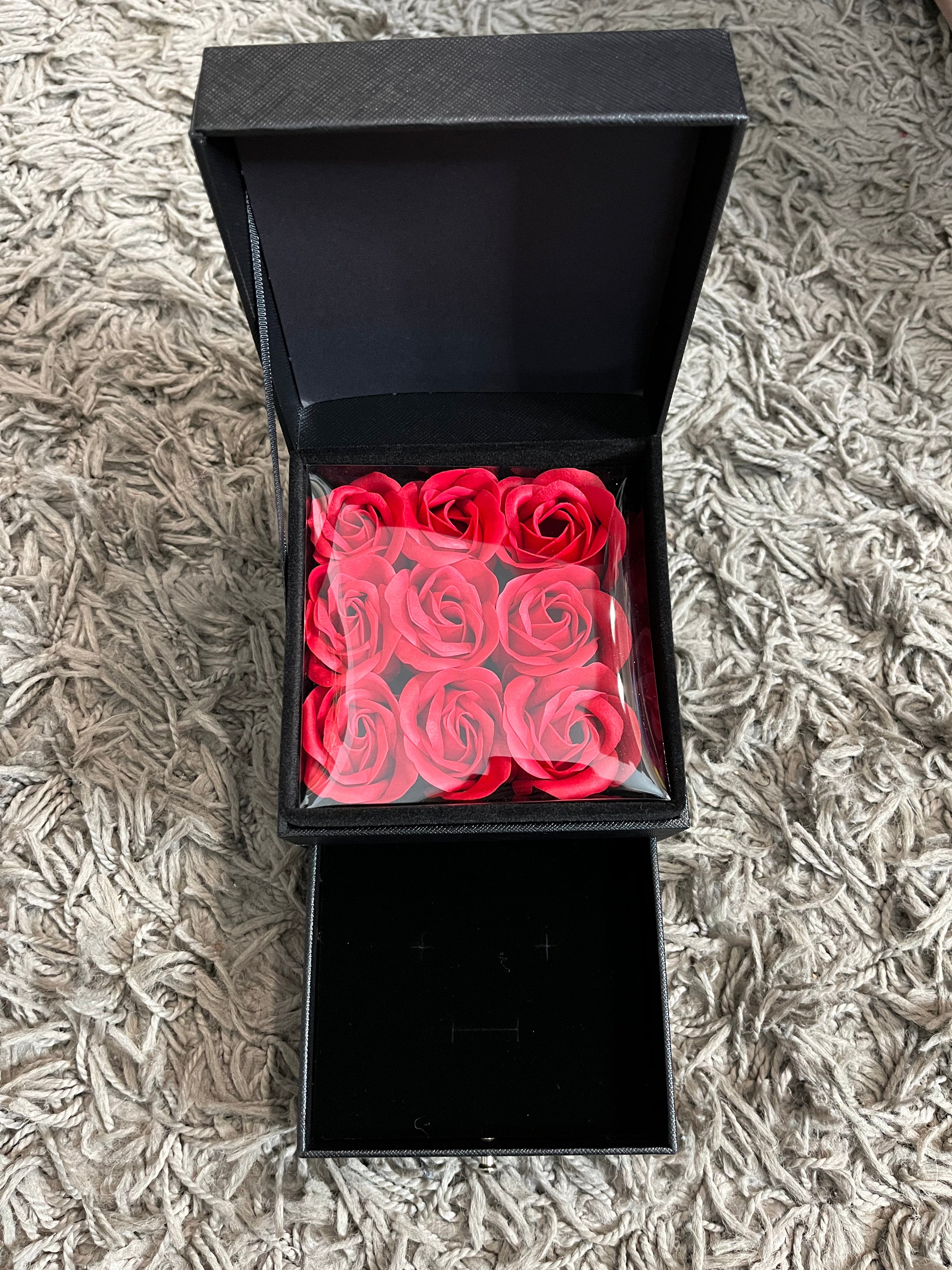 La Boutique 83470 Coffret cadeau boîte bijoux avec rose