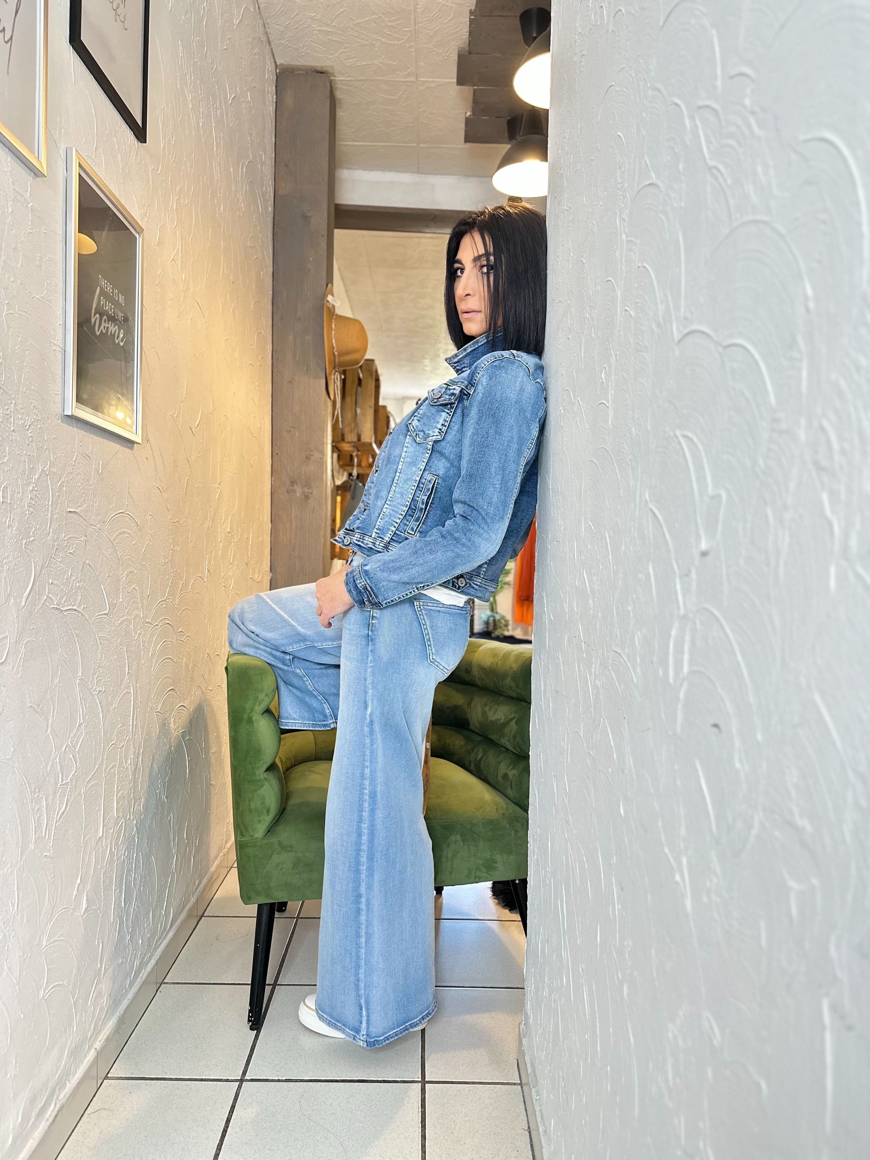 La Boutique 83470 Veste en Jeans Veste en jean CASSANDRE Veste en jean CASSANDRE